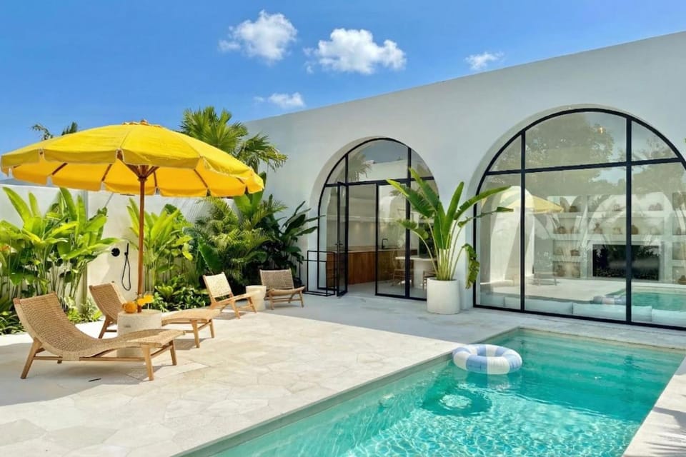 Property building, Natural landscape, Garden view, Pool view, Swimming pool, sunbed