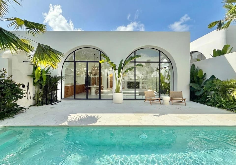 Property building, Garden view, Pool view, Swimming pool, sunbed
