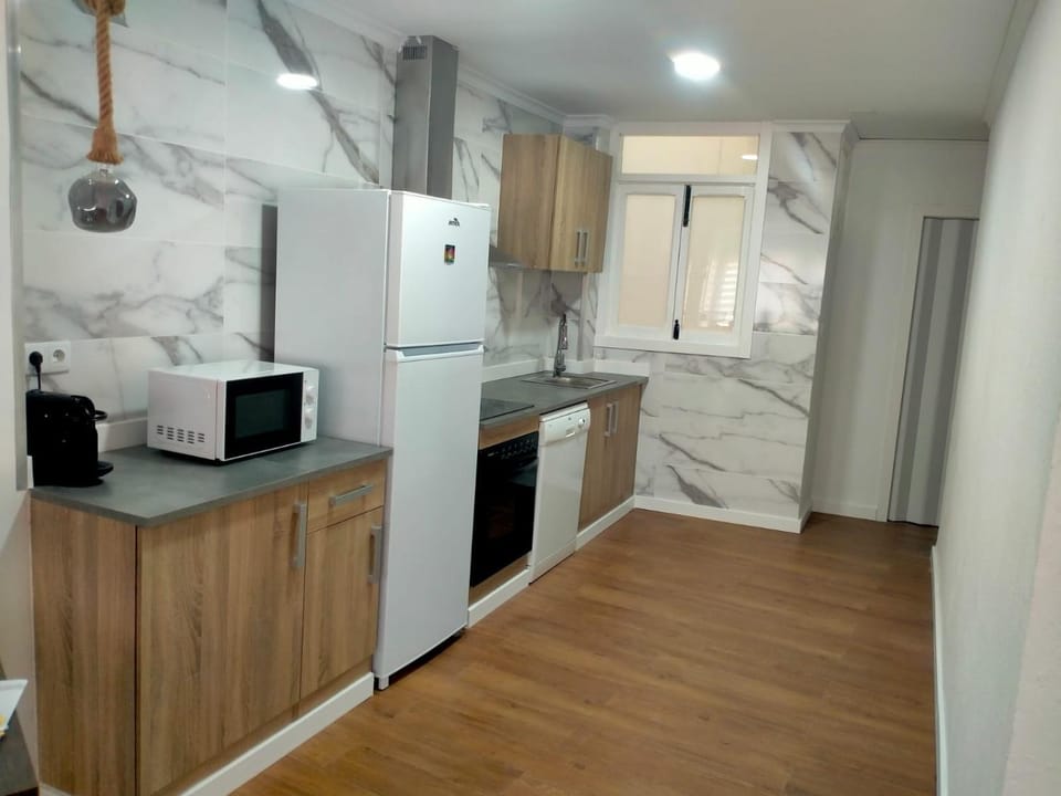 Kitchen or kitchenette