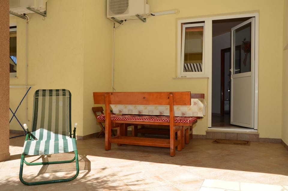 Balcony/Terrace, Garden view
