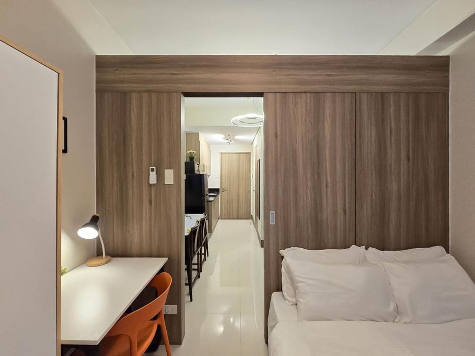 1BR Condotel with Balcony at FAME Residences #FM44-1 Apartment in Mandaluyong