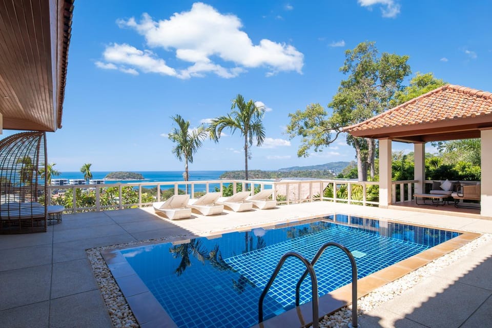 View (from property/room), Balcony/Terrace, Sea view, Swimming pool