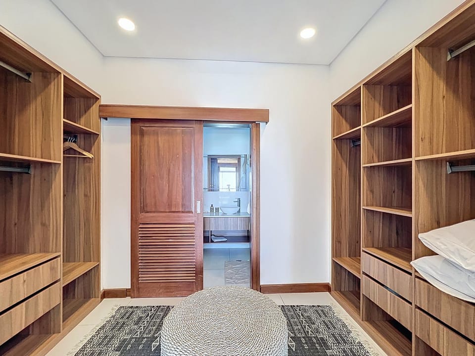 Bedroom, wardrobe