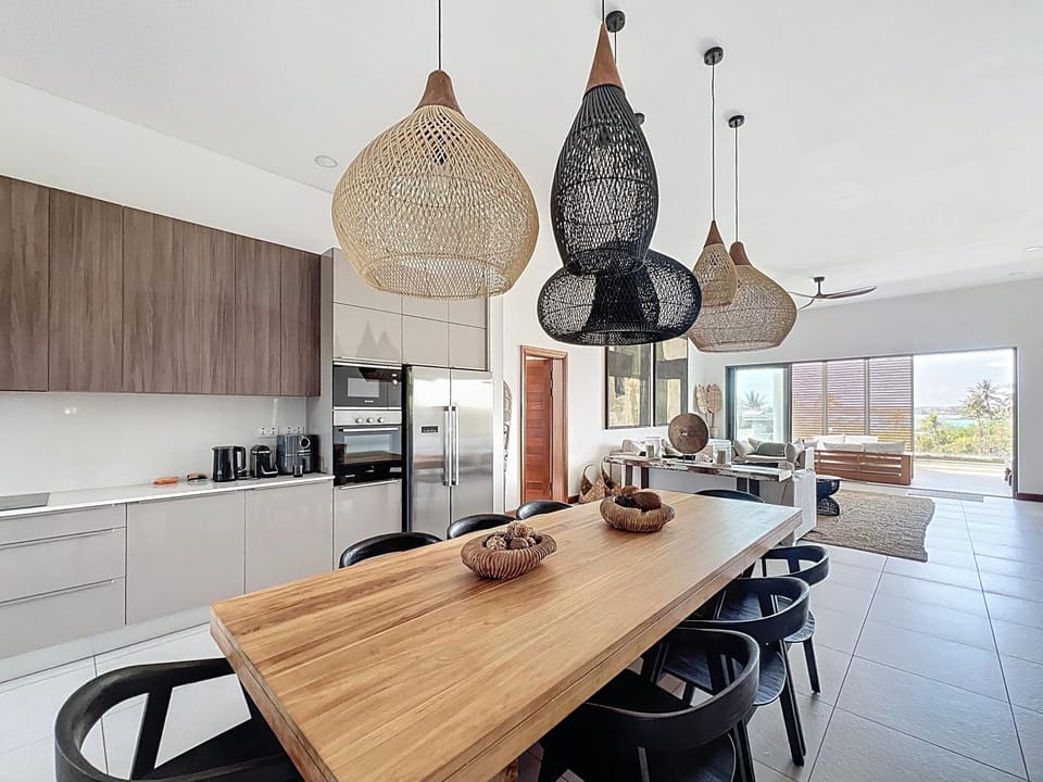 Kitchen or kitchenette, Seating area, Dining area, dishwasher, oven, stove, toaster