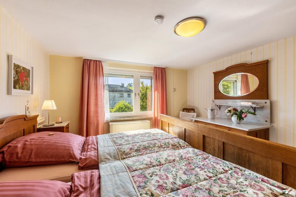 Property building, Living room, Bedroom