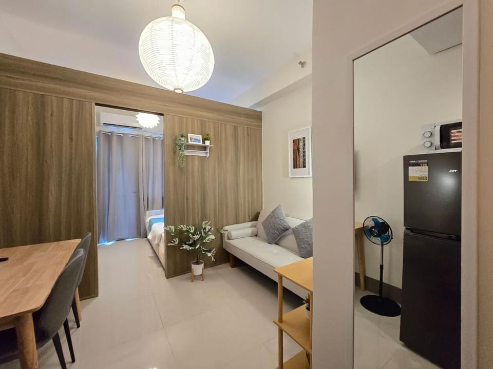 1BR Condotel with Balcony at FAME Residences #FM64-1 Apartment in Mandaluyong