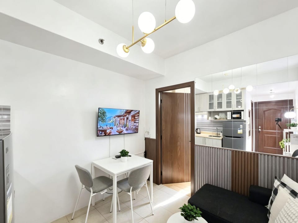 Citispace 1BR Condotel Suite at Ridgewood Towers Near BGC Airport #RW01B Apartment in Makati