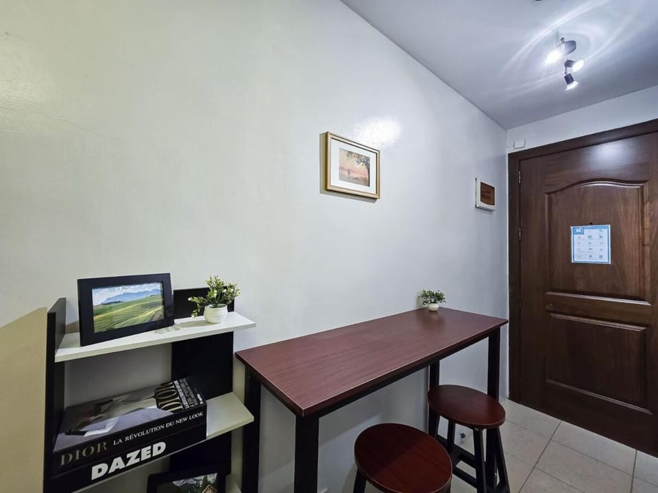 Citispace 1BR Condotel Suite at Ridgewood Towers Near BGC Airport #RW02B Apartment in Makati