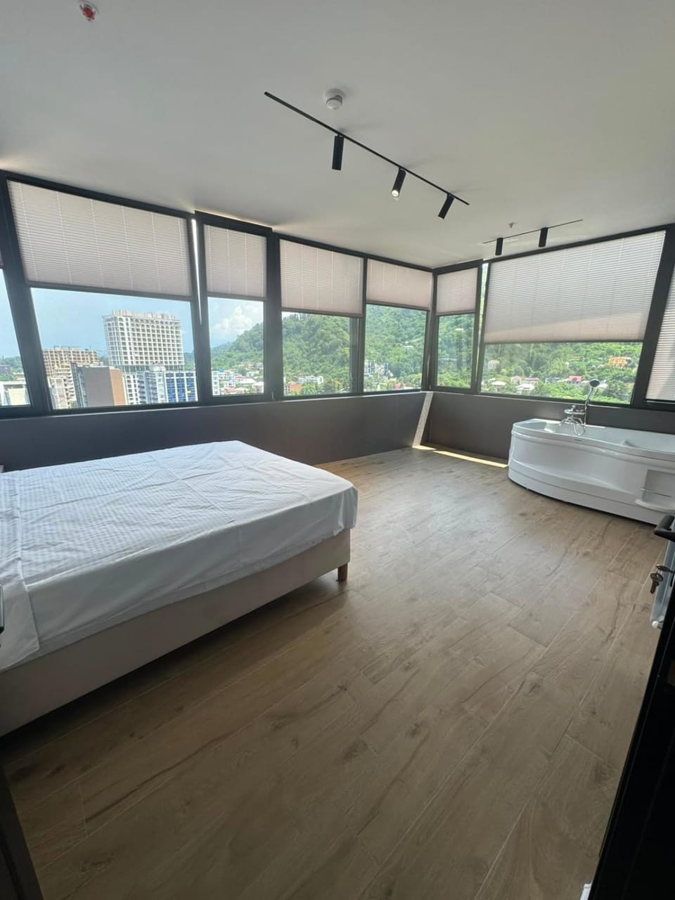 Thom Tower Apartment in Batumi