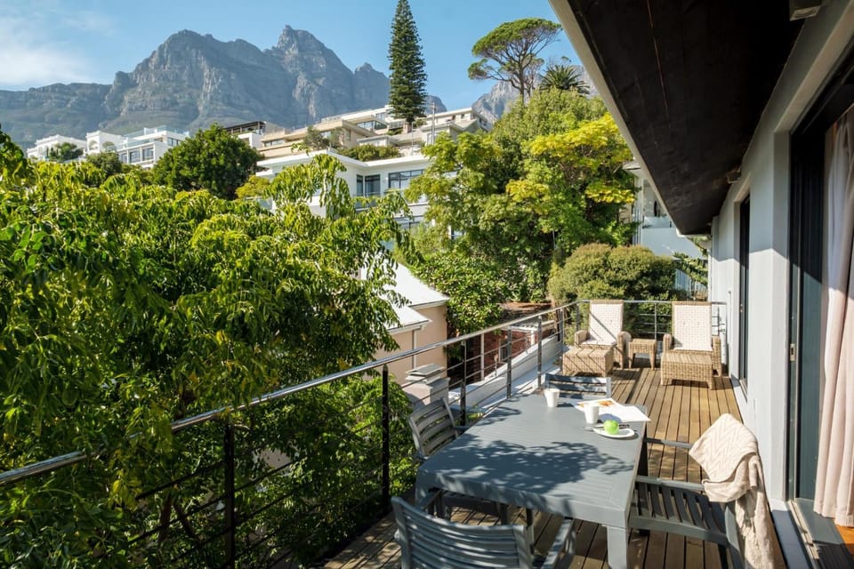 Property building, Balcony/Terrace, Balcony/Terrace, Mountain view