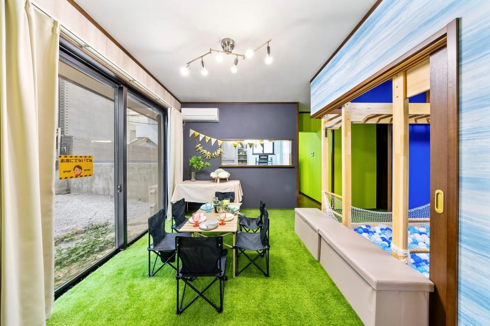Living room, Seating area, Dining area