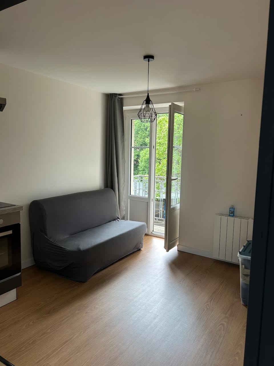 Bed, Living room