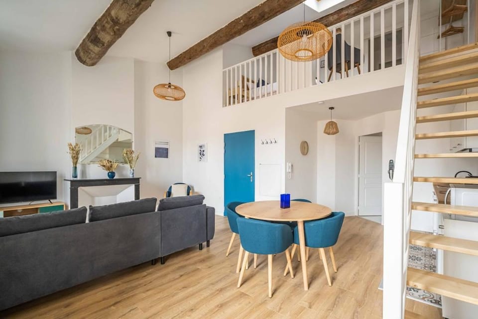 Living room, Dining area