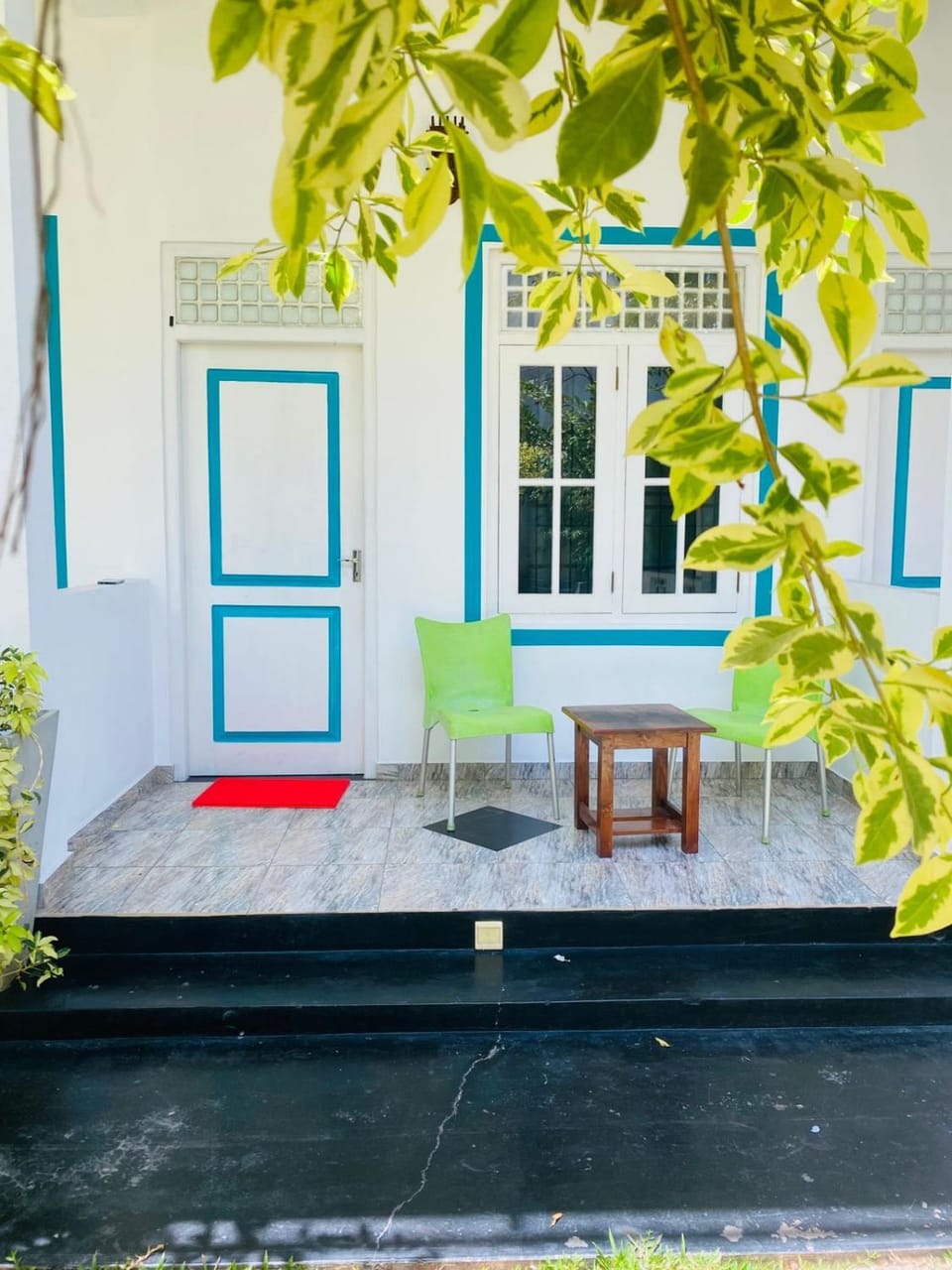 Tropical Breeze Negombo Hotel in Negombo