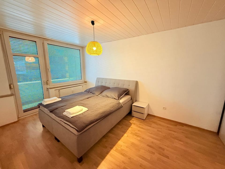 Bed, Photo of the whole room, Bedroom, towels