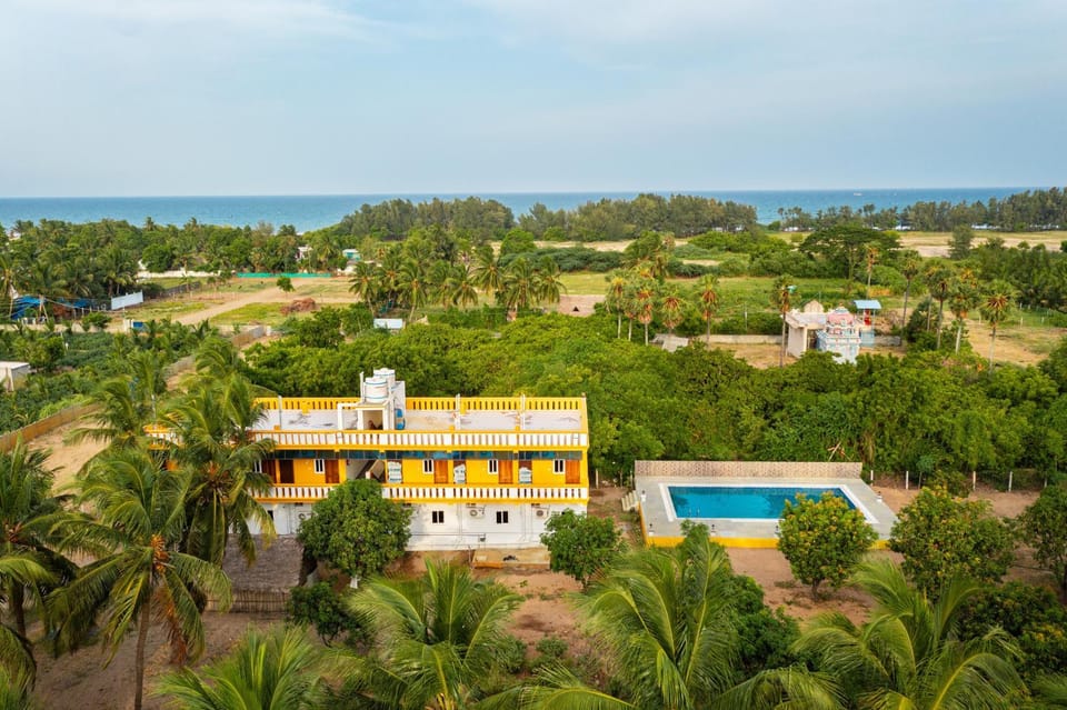 Property building, Pool view, Sea view, Swimming pool