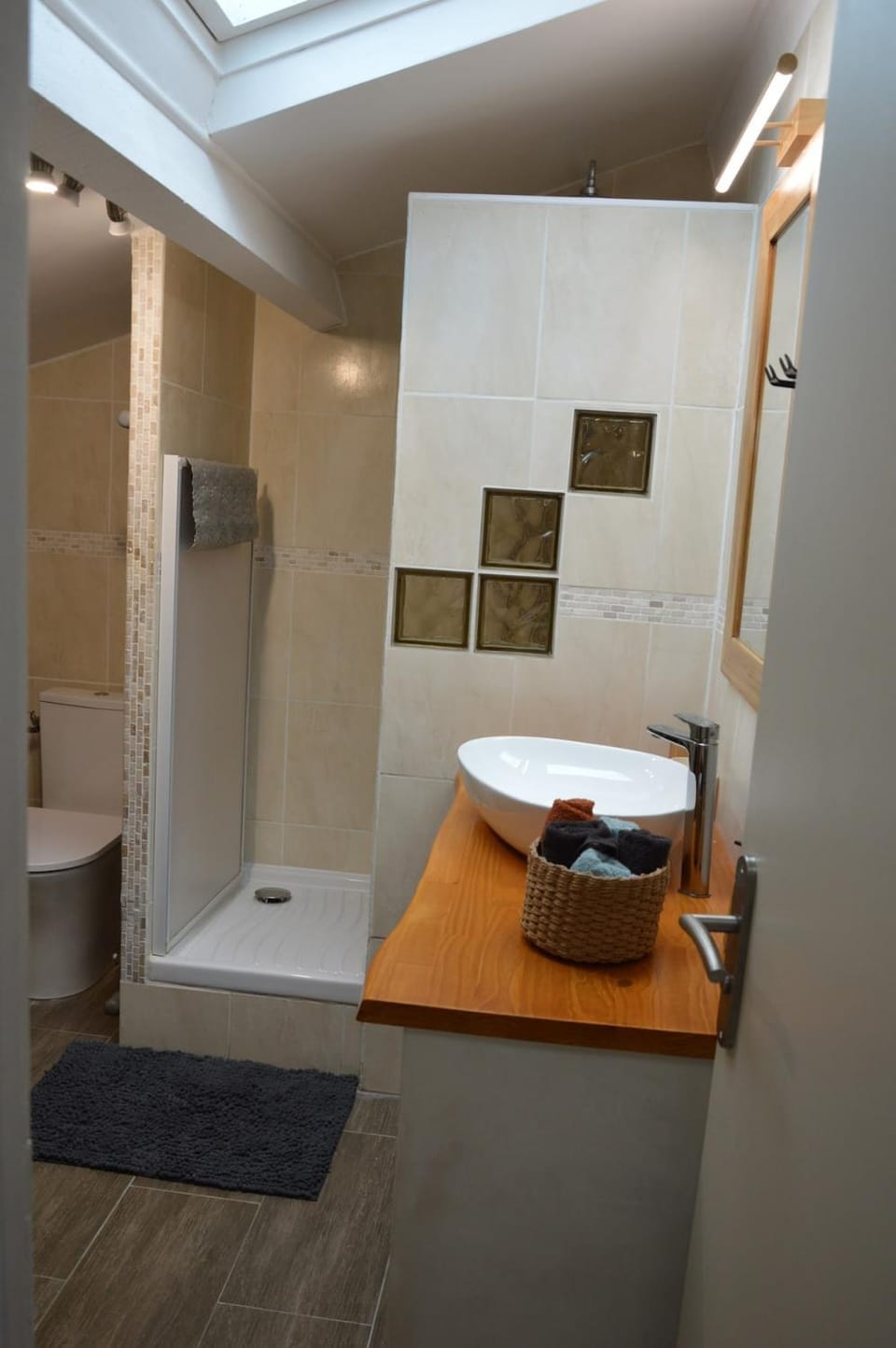 Shower, Toilet, Bathroom