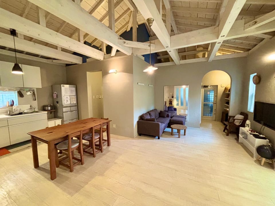TV and multimedia, Kitchen or kitchenette, Living room, Dining area