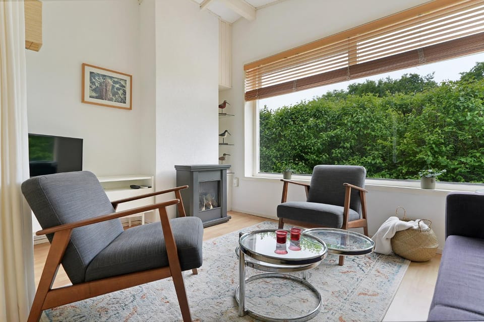 TV and multimedia, Seating area