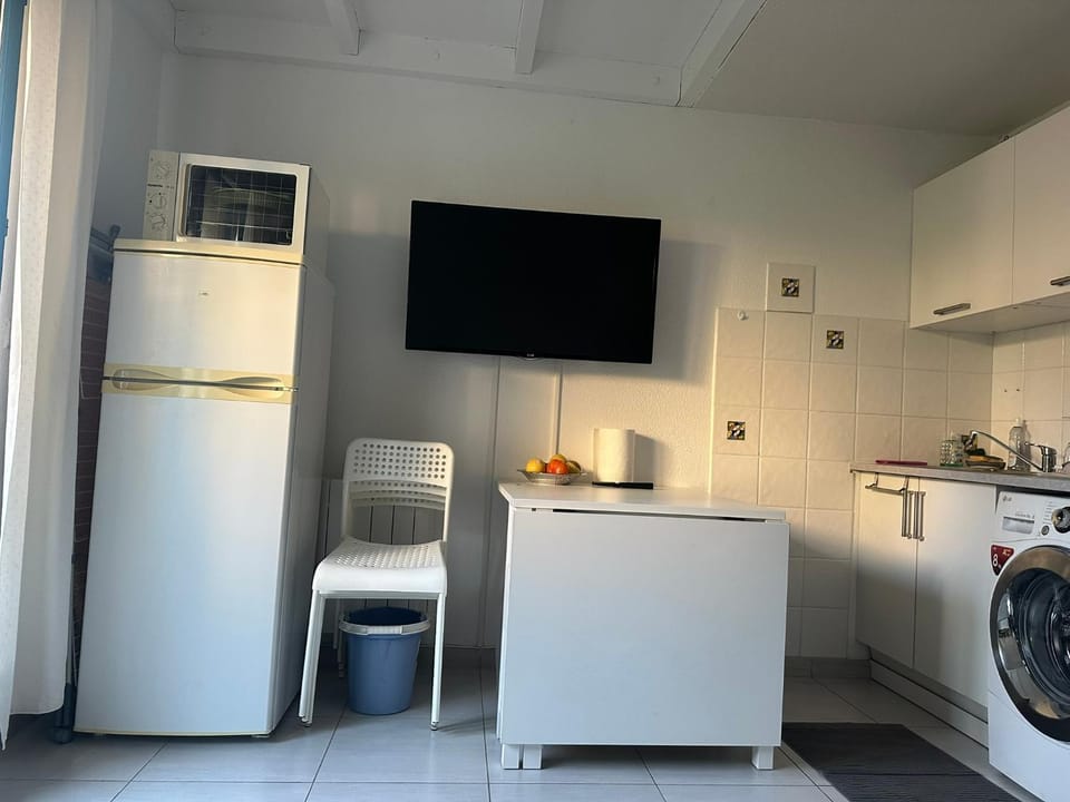 TV and multimedia, Dining area, oven