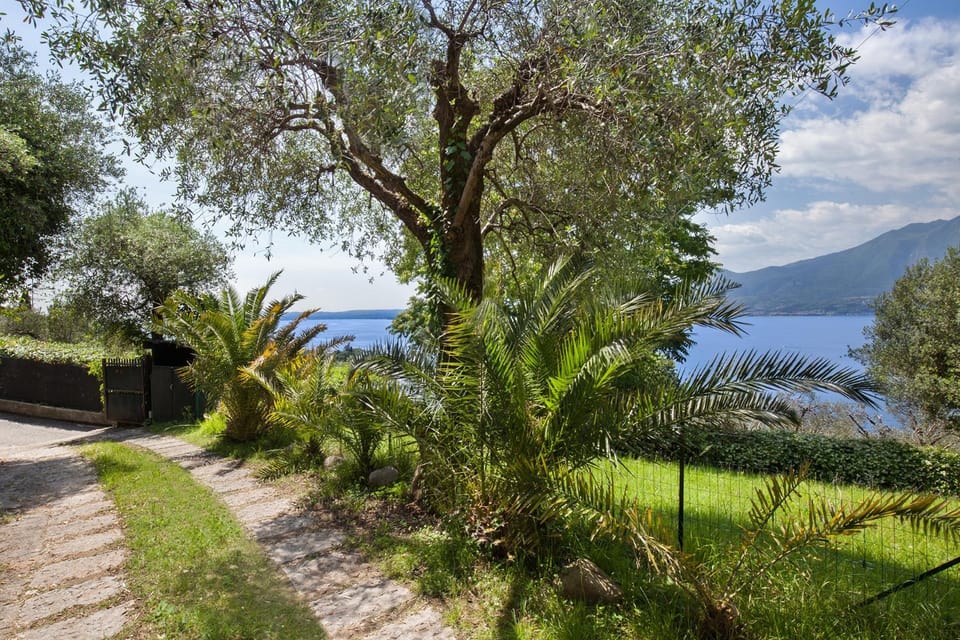 Villa Andy-Appartamento con vista lago Apartment in Torri del Benaco