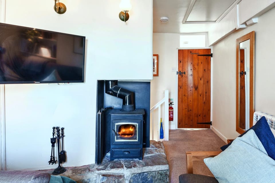 Communal lounge/ TV room, TV and multimedia, Living room, Seating area