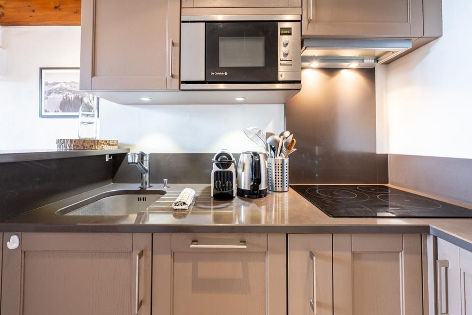 Kitchen or kitchenette, stove