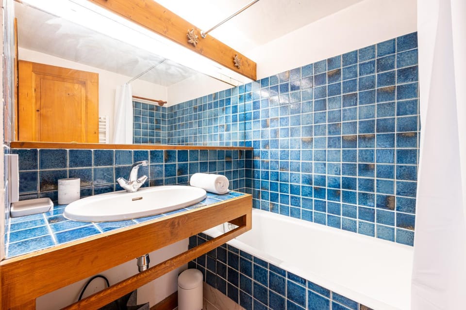 Bathroom, Bath