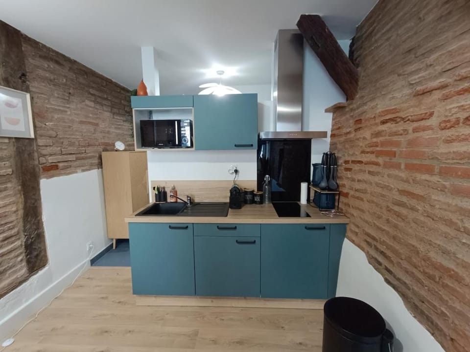 Kitchen or kitchenette, stove