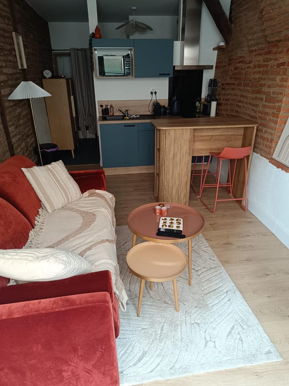 Communal lounge/ TV room, Bed, Living room