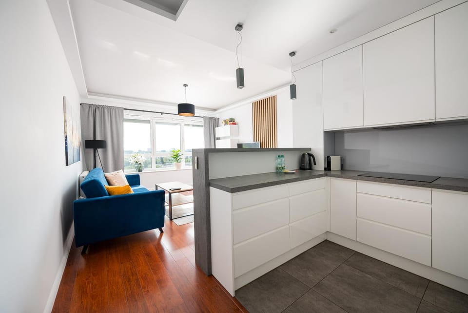 Coffee/tea facilities, Kitchen or kitchenette, Living room, Seating area, Dining area, stove