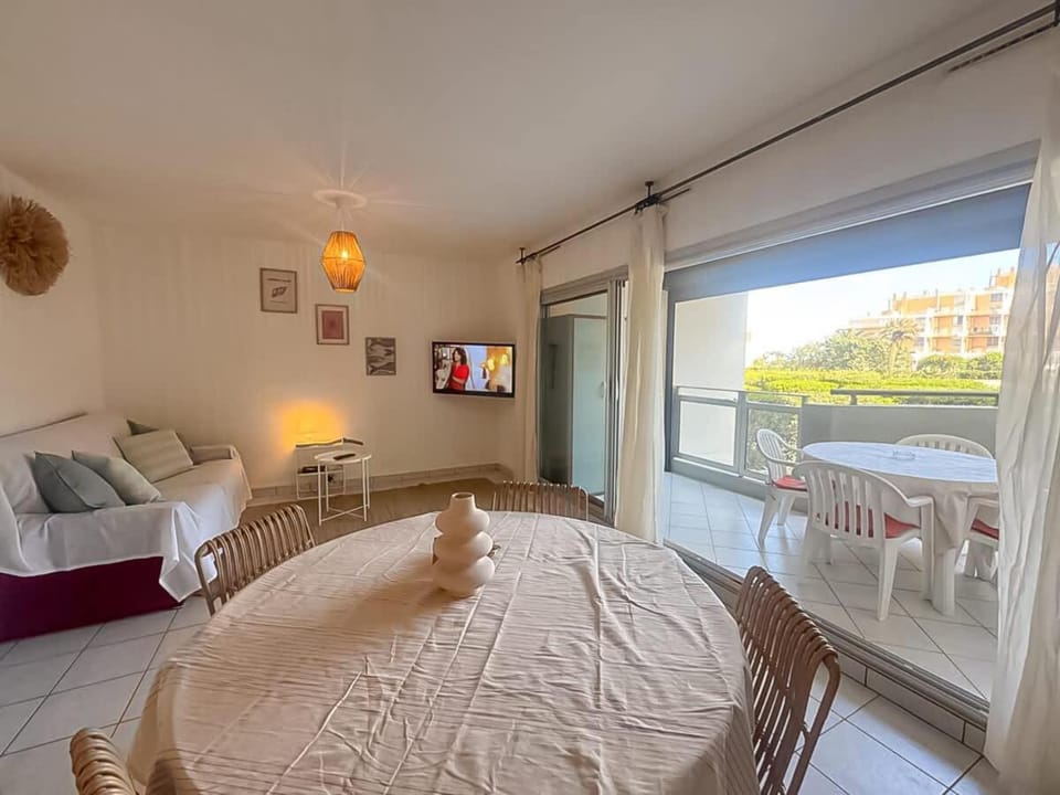 Le BarcaBulle House in Le Barcarès