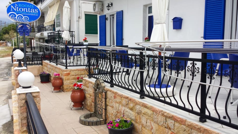 Property logo or sign, Balcony/Terrace