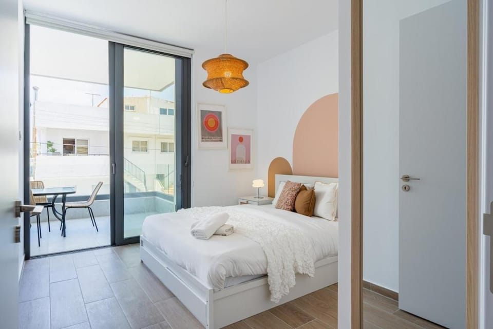 Bed, Balcony/Terrace, Photo of the whole room, towels