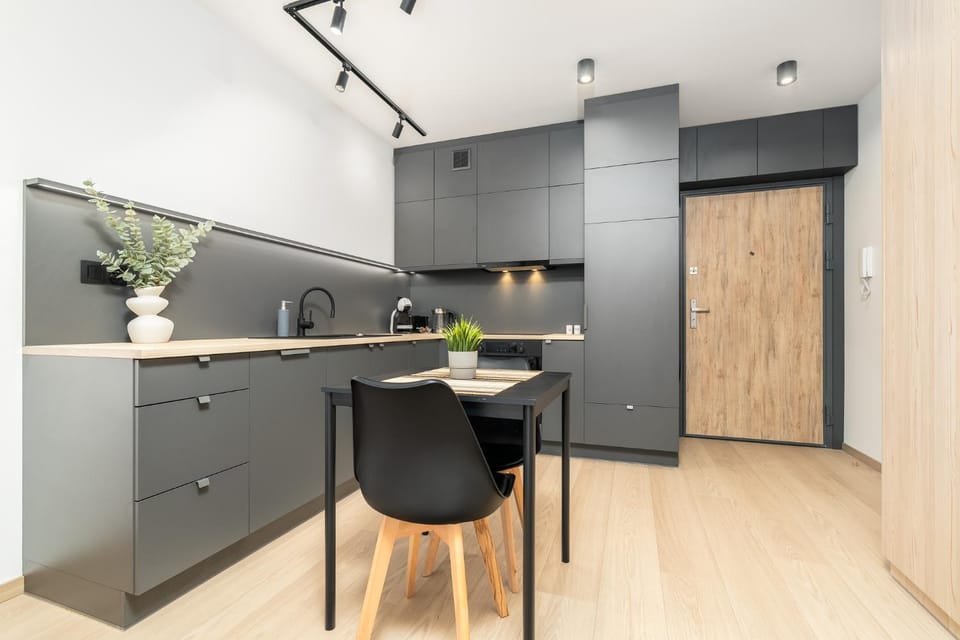 Kitchen or kitchenette, Dining area, stove, wardrobe