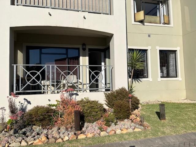 Property building, Garden, Balcony/Terrace