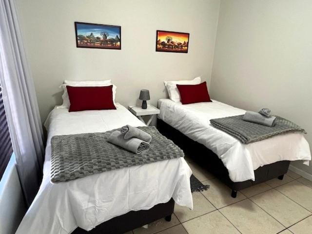 Bed, Photo of the whole room, towels
