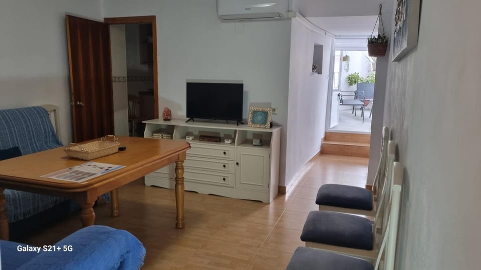 Communal lounge/ TV room, Living room, Lounge or bar, Dining area