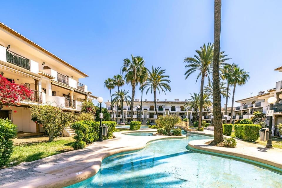 Garden, Swimming pool