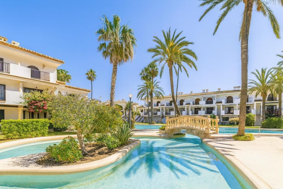 Garden, Swimming pool