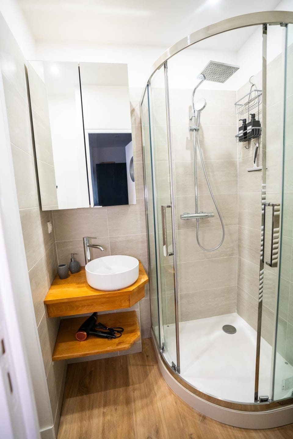 Shower, Bathroom, hair dryier