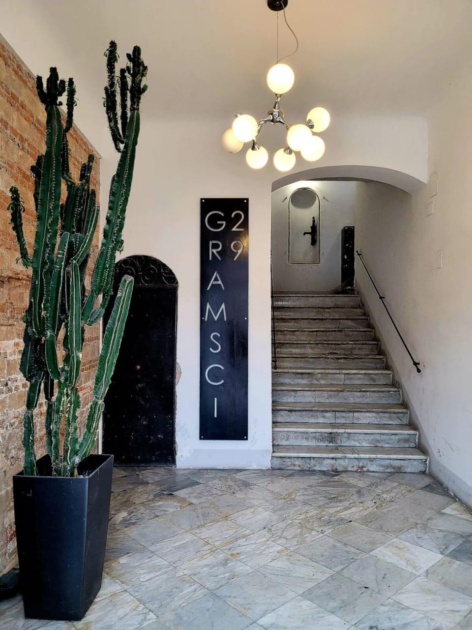 Facade/entrance