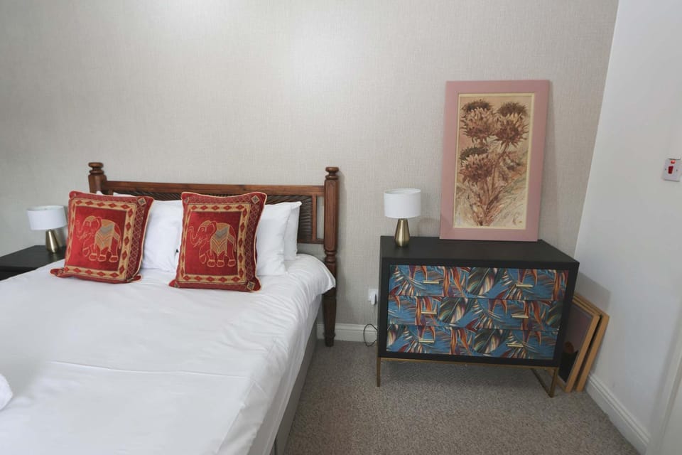 One bedroom ground floor flat in Clifton Village Apartment in Bristol