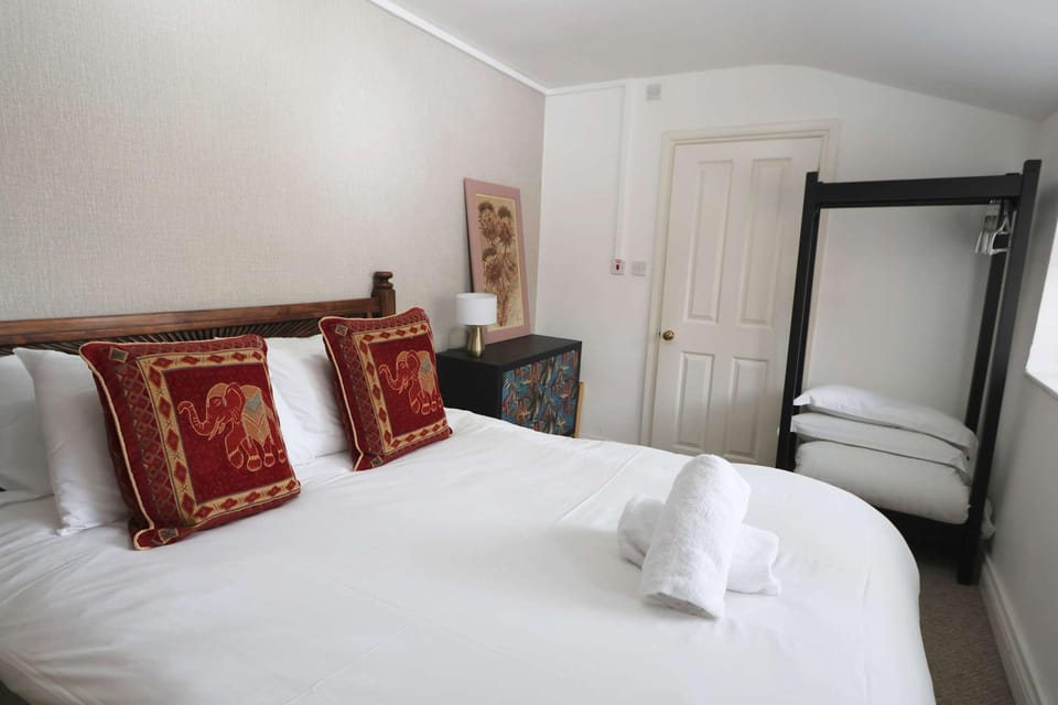 One bedroom ground floor flat in Clifton Village Apartment in Bristol