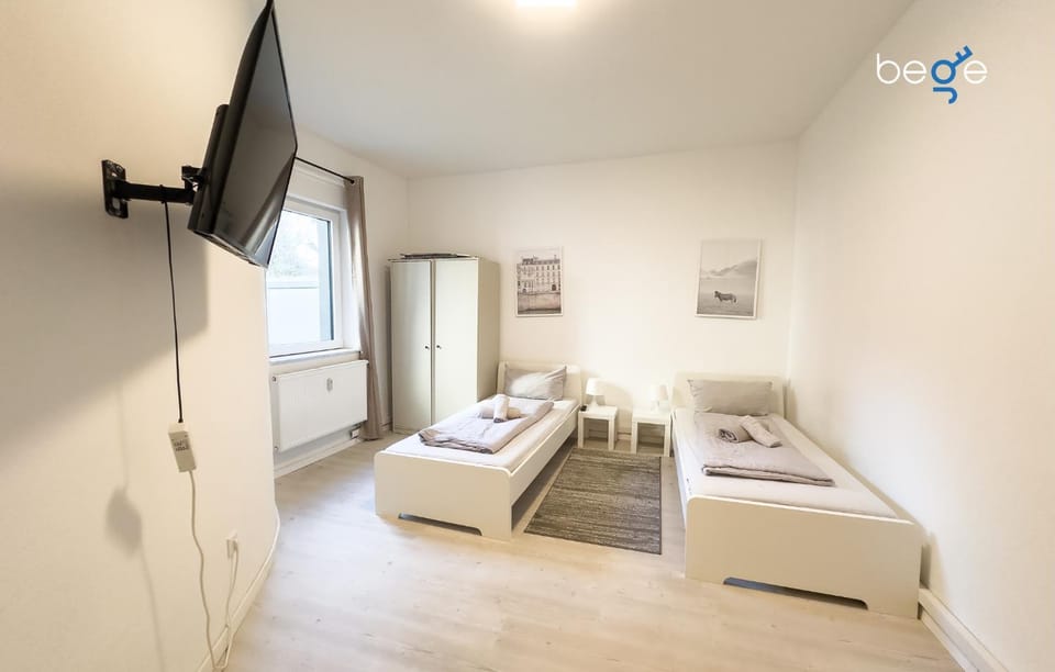 TV and multimedia, Photo of the whole room, Bedroom