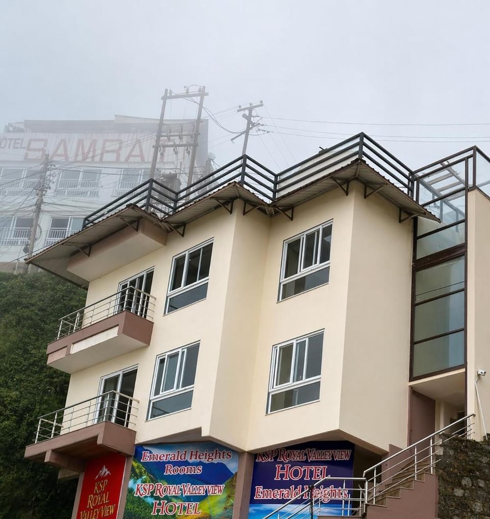 KSP Royal Valley View Hotel at Mall Road with Parking, Mussoorie Hotel in Uttarakhand