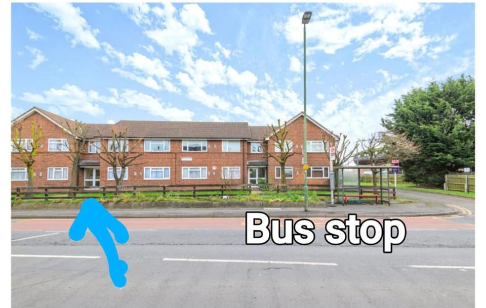 Double Room For Day or For Weeks Bed and Breakfast in London Borough of Croydon