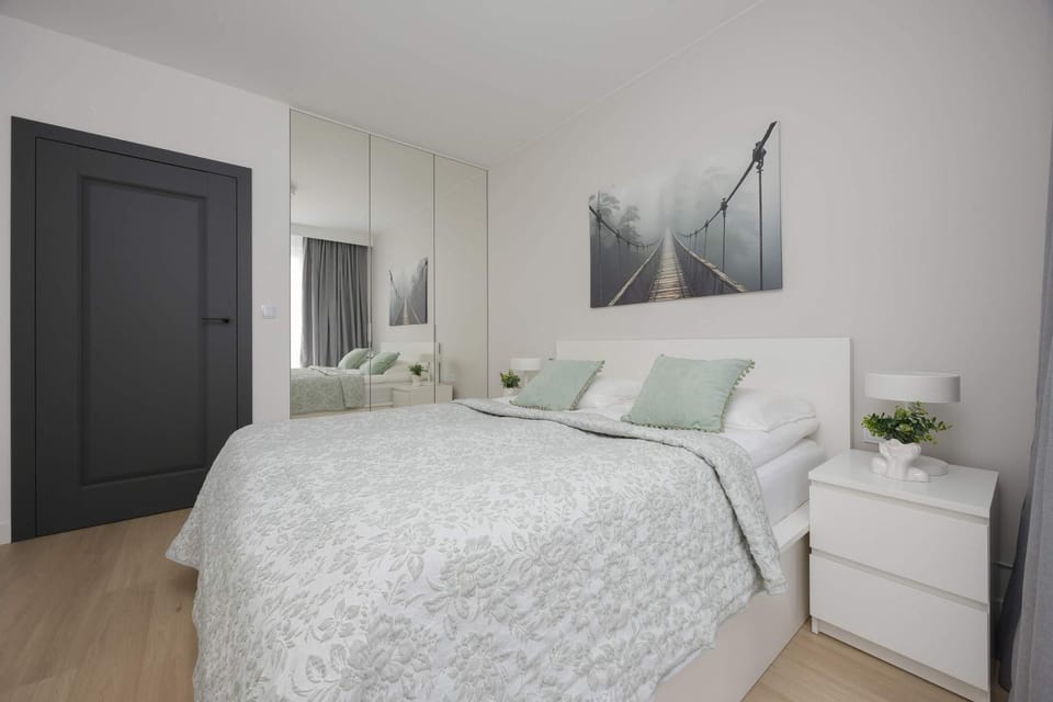Bed, Photo of the whole room, Bedroom, wardrobe