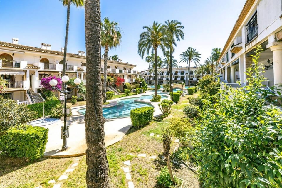 Garden view, Pool view