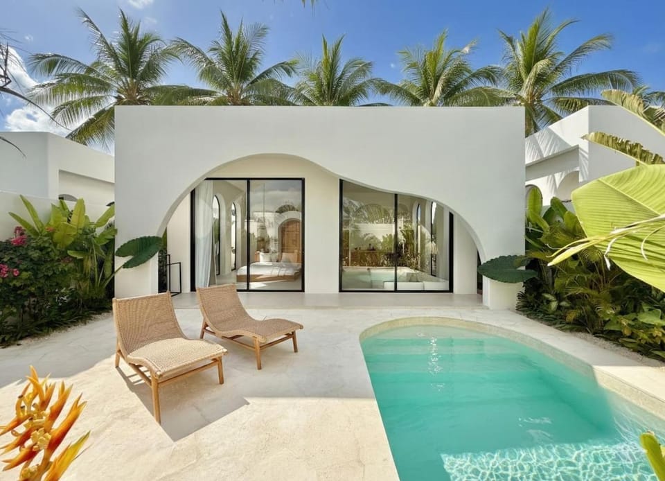 Property building, Natural landscape, Garden view, Pool view, Swimming pool, sunbed